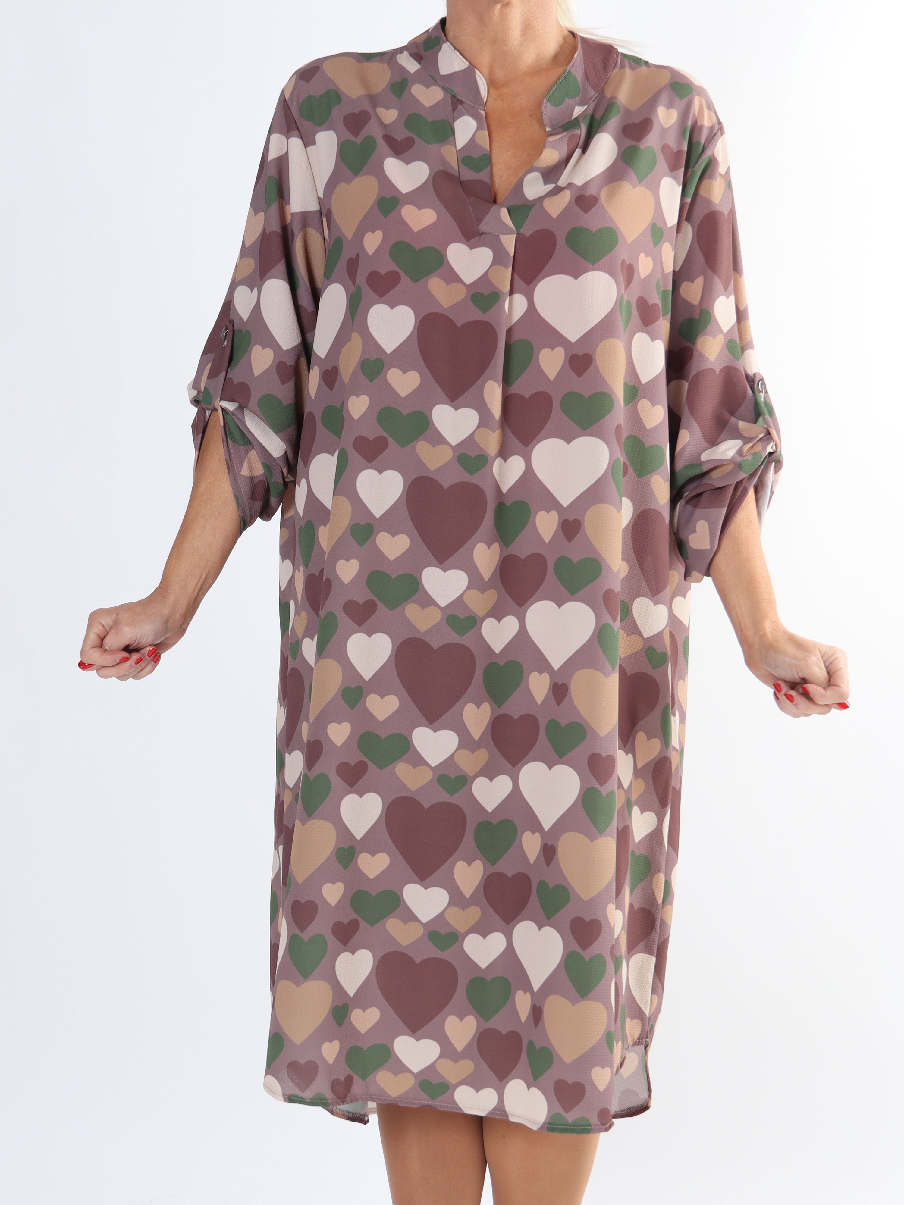 Vanesa Heart Long - Plus size klänning med hjärtmönster